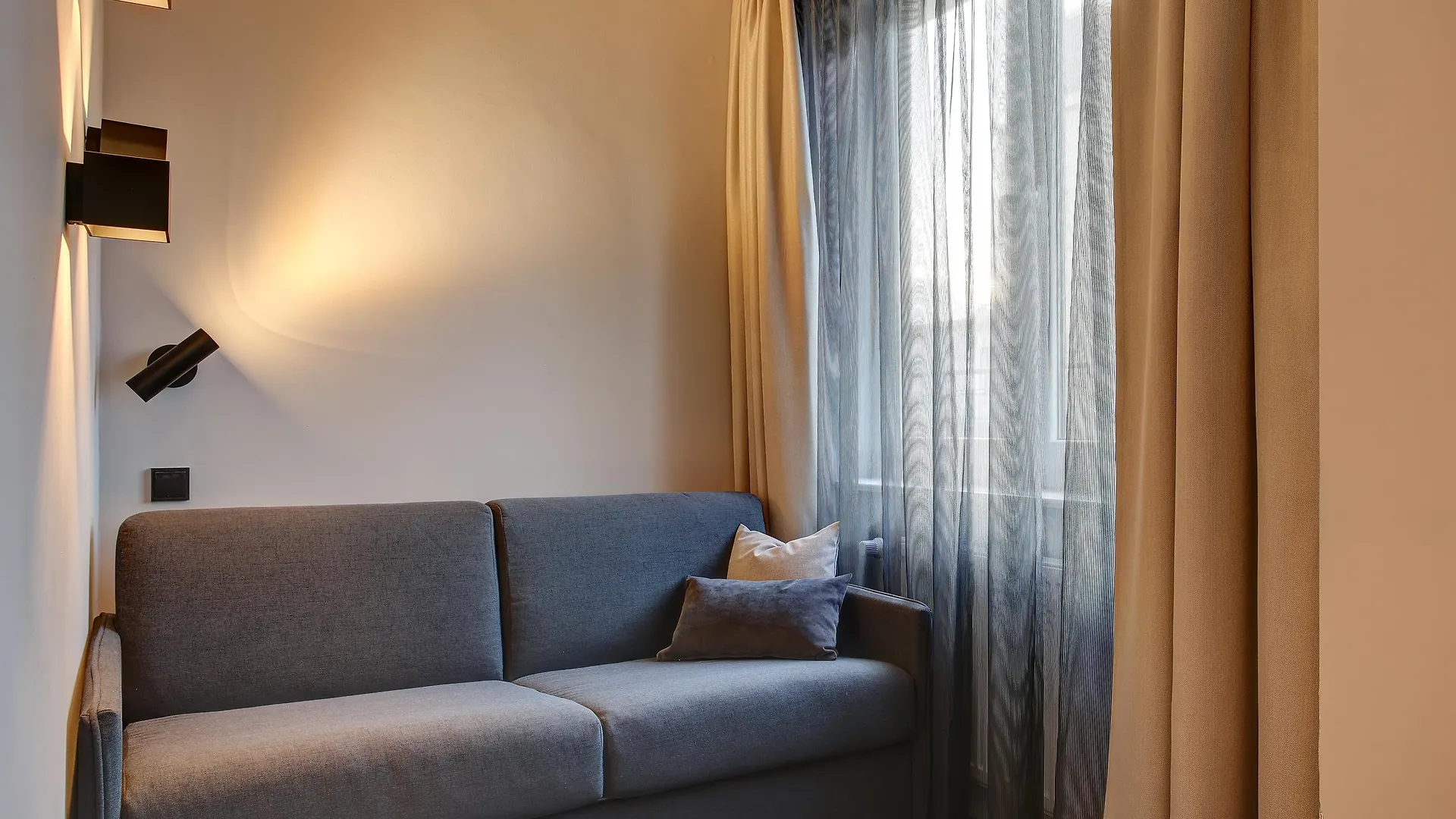 *** Otel Vienna House Easy By Wyndham Hamburg City Almanya