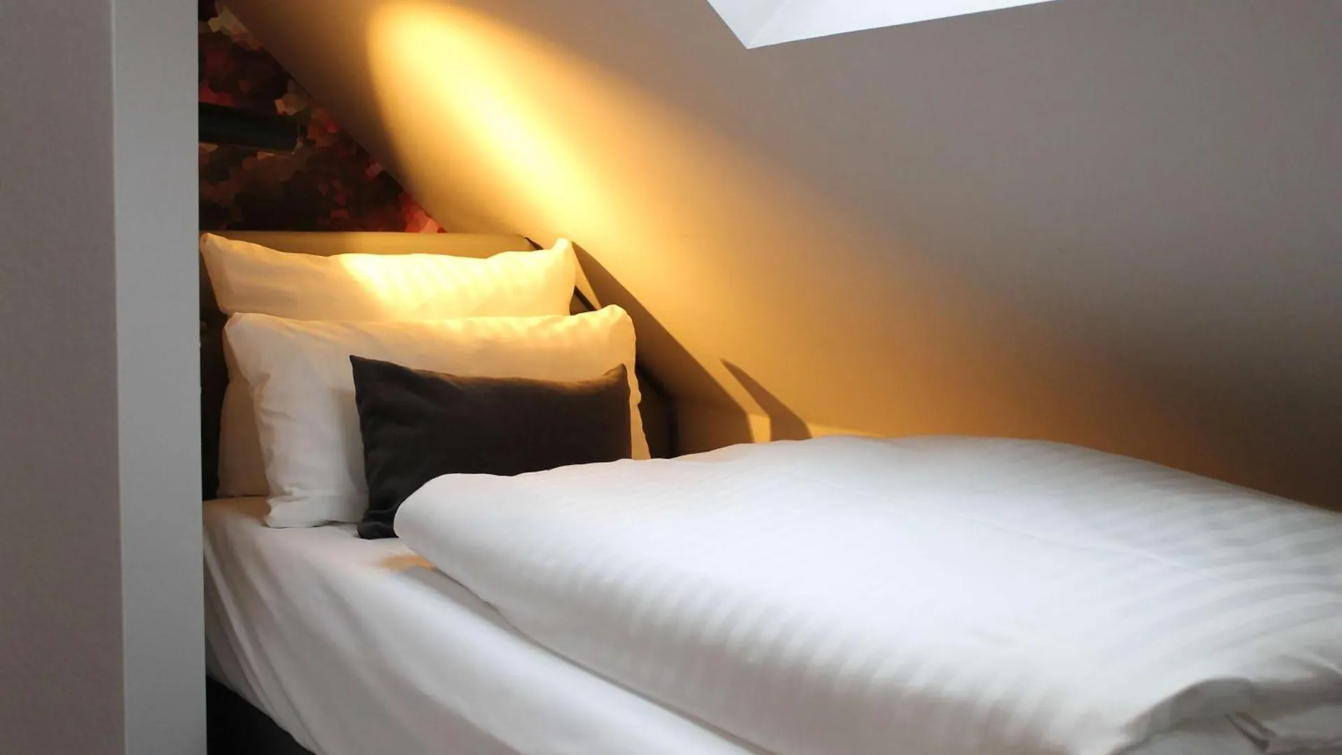 Vienna House Easy By Wyndham Hamburg City Otel